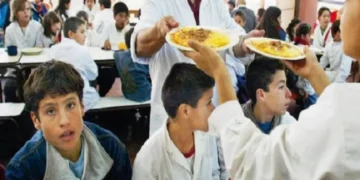 Gremios docentes reclamaron una mejora salarial y medidas para reforzar la seguridad en las escuelas bonaerenses.