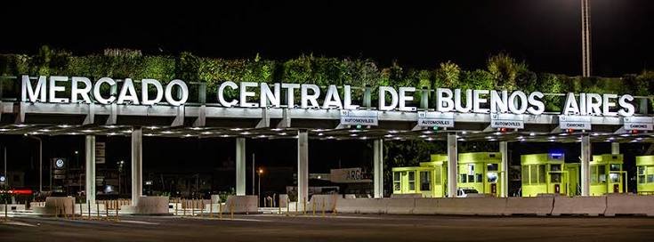 HALLARON MUERTO A UN HOMBRE DENTRO DE UN CAMIÓN EN EL MERCADO CENTRAL