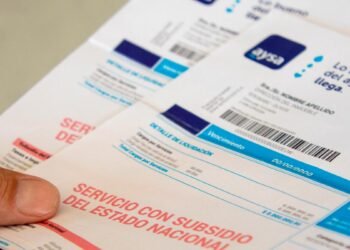 Informe sobre el aumento de las tarifas de servicios públicos y su impacto en los hogares.