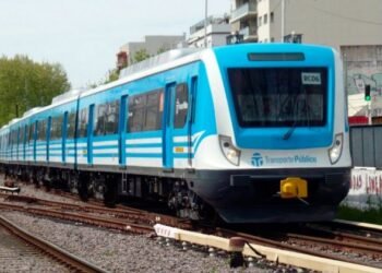 El Tren Sarmiento funcionó con servicio limitado por una falla eléctrica en la Estacion Caballito.