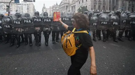 El Senado aprobó en general la Ley de Propiedad Privada tras retirar el capítulo sobre la Ley de Tierras