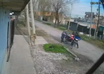 Rafael Castillo : Motochorros asaltaron a un hombre y a su hijo para robarles la motocicleta en Barrio  El Porvenir