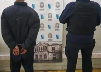 Detuvieron a un hombre que robó un celular con un cúter a una mujer cerca de la estación de Morón
