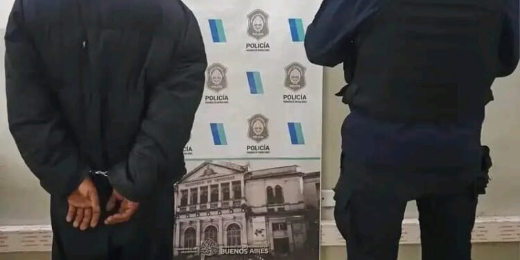 Detuvieron a un hombre que robó un celular con un cúter a una mujer cerca de la estación de Morón