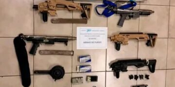 Tiroteo en San Martín: un menor detenido, dos jóvenes heridos y armas secuestradas en operativo policial