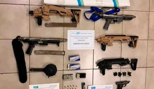 Tiroteo en San Martín: un menor detenido, dos jóvenes heridos y armas secuestradas en operativo policial