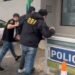 Un hombre de 40 años fue detenido acusado de abusar sexualmente de su hija cuando la niña tenía 10 años. El hecho fue denunciado por la madre de la víctima.