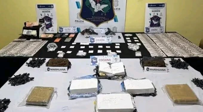 Cuatro detenidos y drogas valuadas en más de $115 millones tras siete allanamientos en Merlo