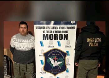 Detuvieron a Emmanuel Bao, productor y manager de El Perro, acusado de liderar una banda narco en Merlo