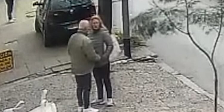 Denuncian un robo tras un engaño en plena calle en Caseros
