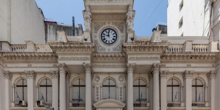 El Banco Central pondrá en marcha un nuevo sistema para cobrar cuotas de préstamos desde las cuentas
