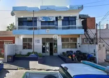 Violento robo, persecución y tiros en Isidro Casanova: un joven de 22 años fue detenido