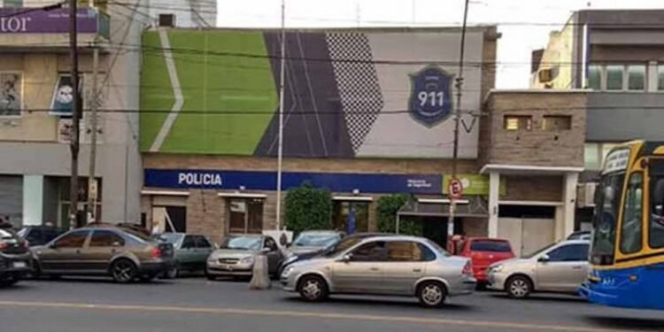 Intentó asaltar una heladería en Ramos Mejía, atacó a una empleada y fue reducido por vecinos
