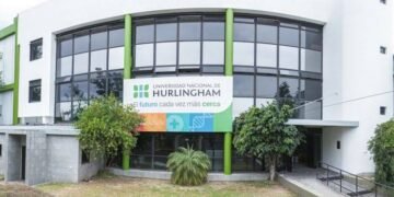 Hurlingham firma convenio con la Unahur.