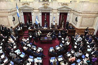 El salario mínimo llegará a $437.000 en abril de 2027 mientras los senadores cobrarán más de $13 millones