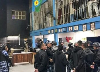 Investigan un incendio en una cárcel de Florencio Varela y denuncian amenazas contra un interno