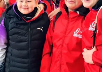 Alumnos de escuelas primarias de Morón viajaron a Mar del Plata para vivir una experiencia educativa, gracias al Municipio.