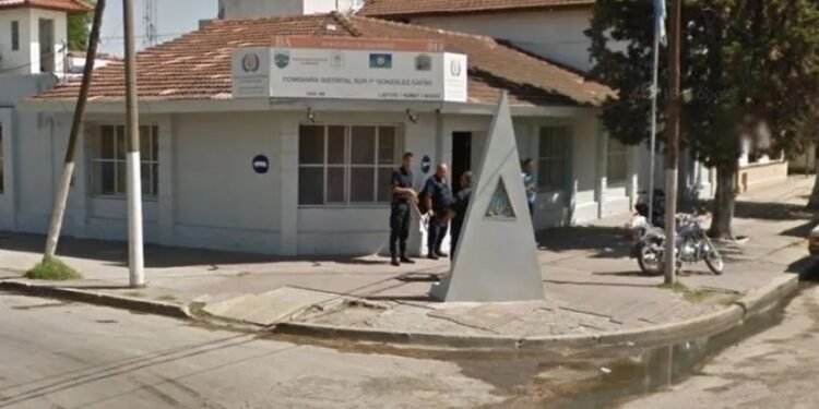 Asaltaron a una policía en González Catán y le robaron la moto y el arma reglamentaria